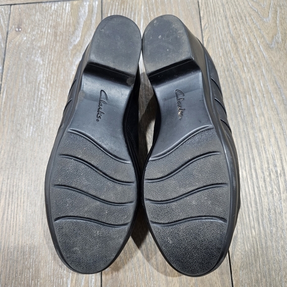 Clarks Dress Loafers Leather Slip-Ons Size 10 - Picture 7 of 9